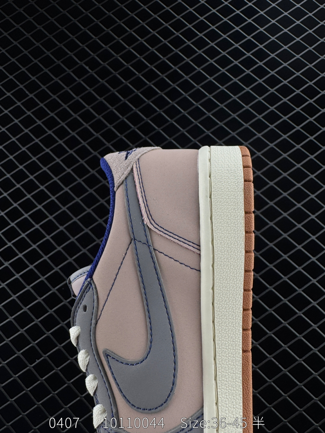 Travis Scott x Air Jordan 1 ” Reverse Mocha “